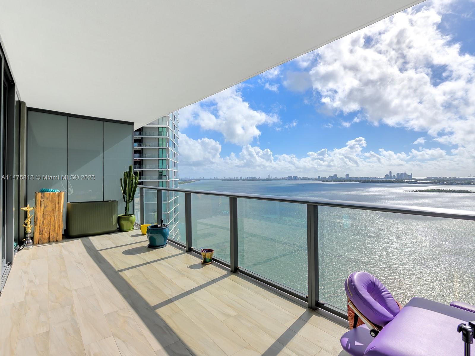 650 NE 32nd St Unit: 2404