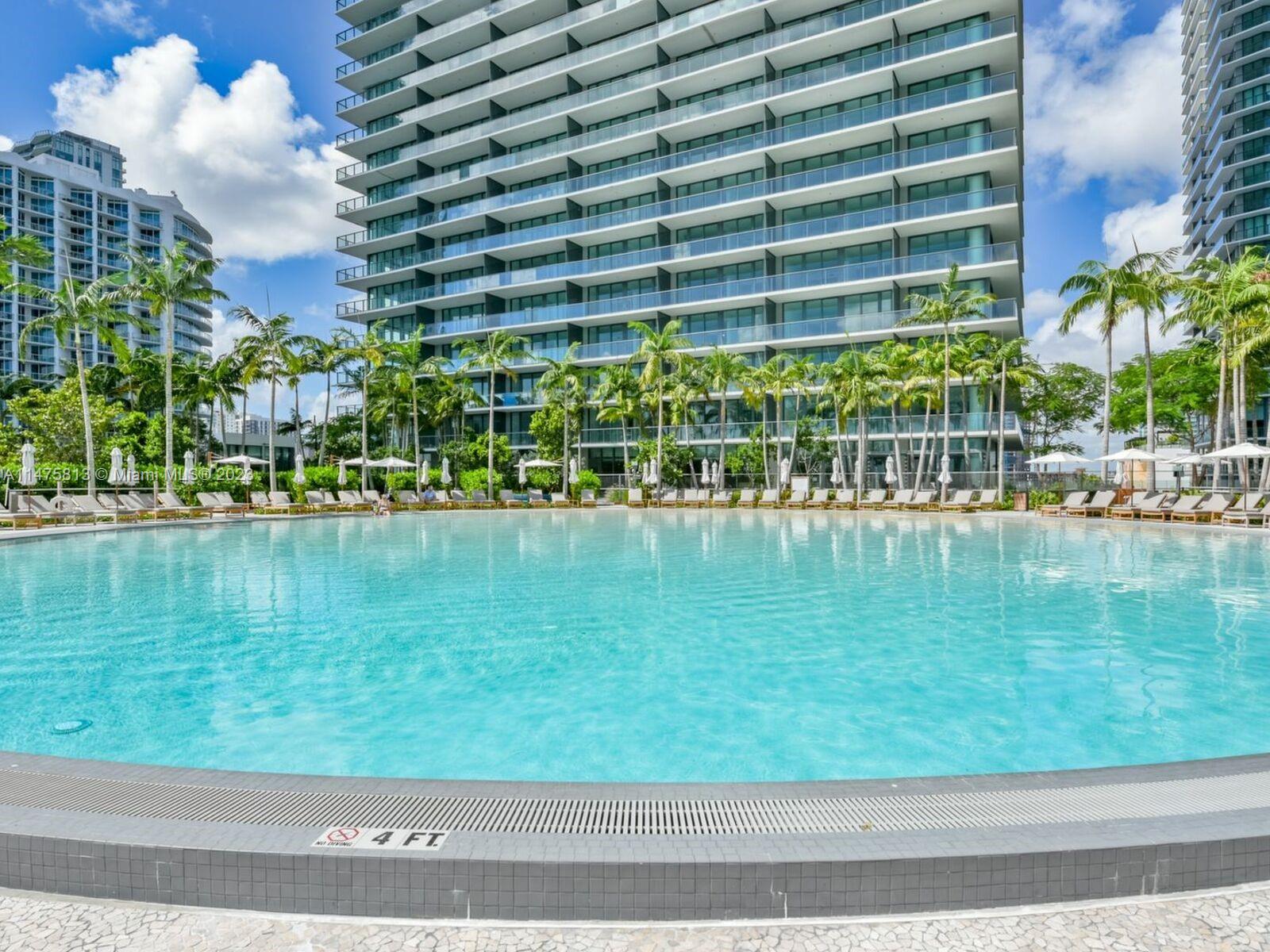 650 NE 32nd St Unit: 2404