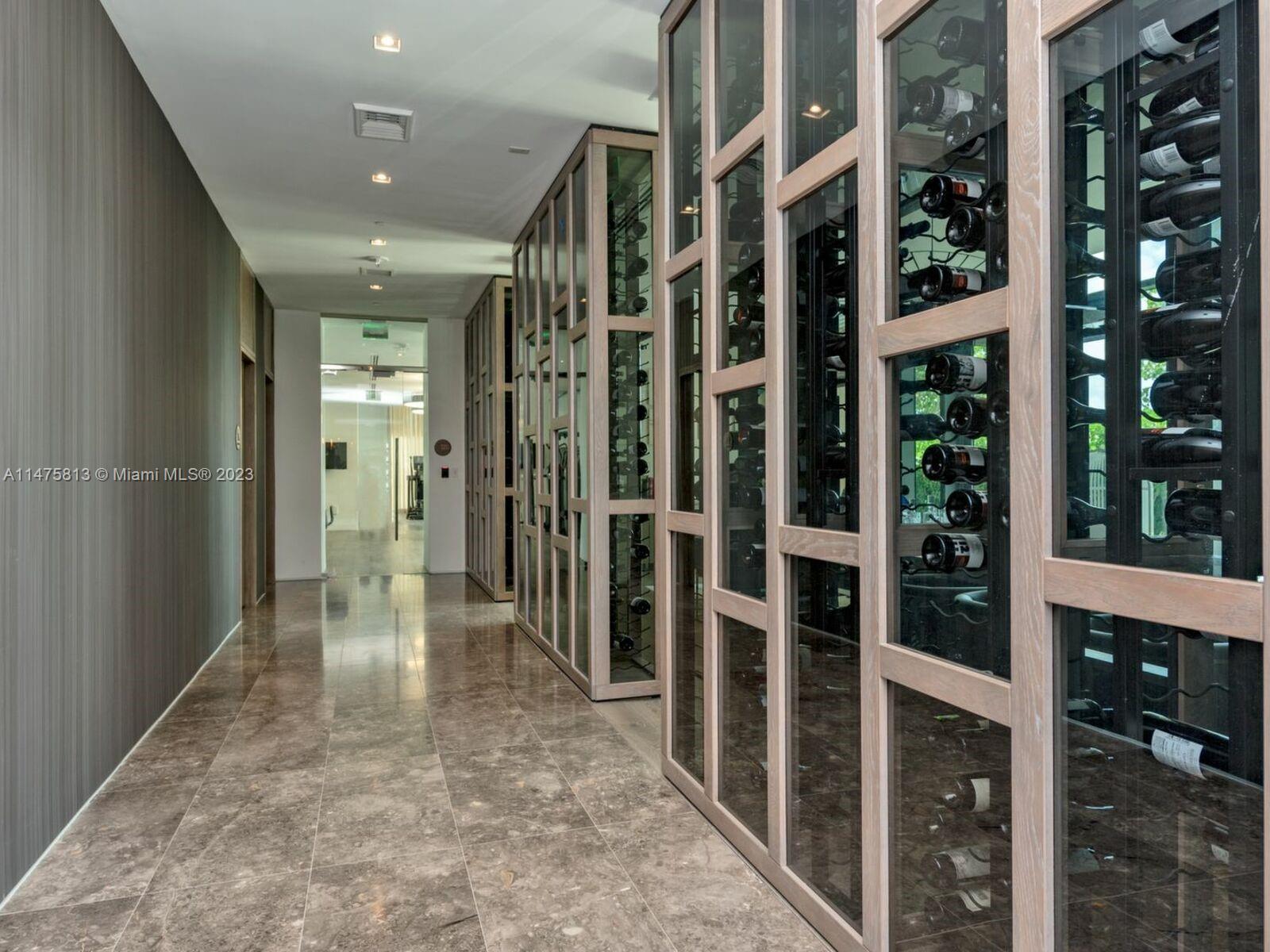650 NE 32nd St Unit: 2404