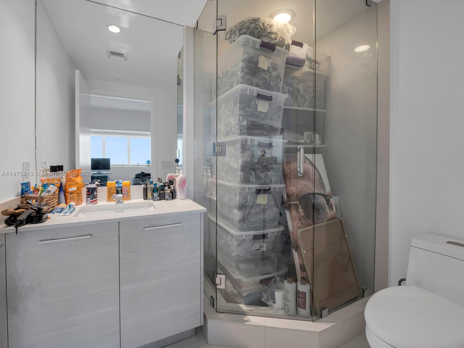 650 NE 32nd St Unit: 2404