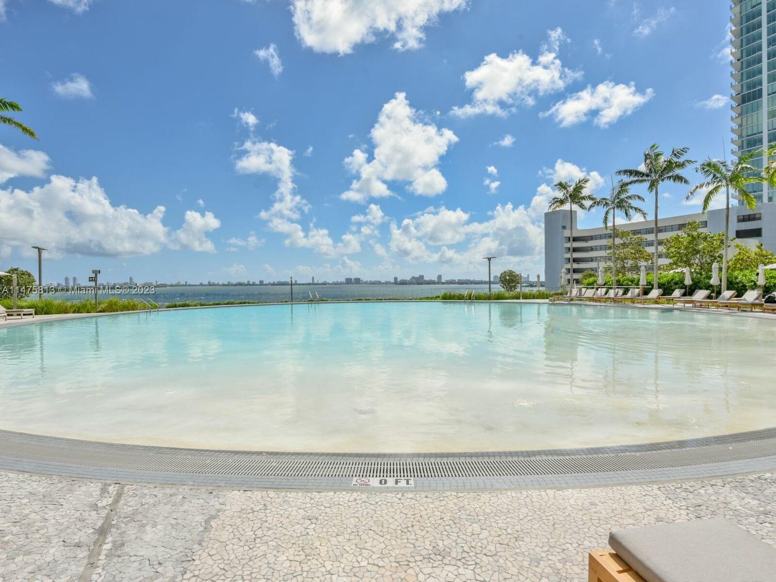 650 NE 32nd St Unit: 2404