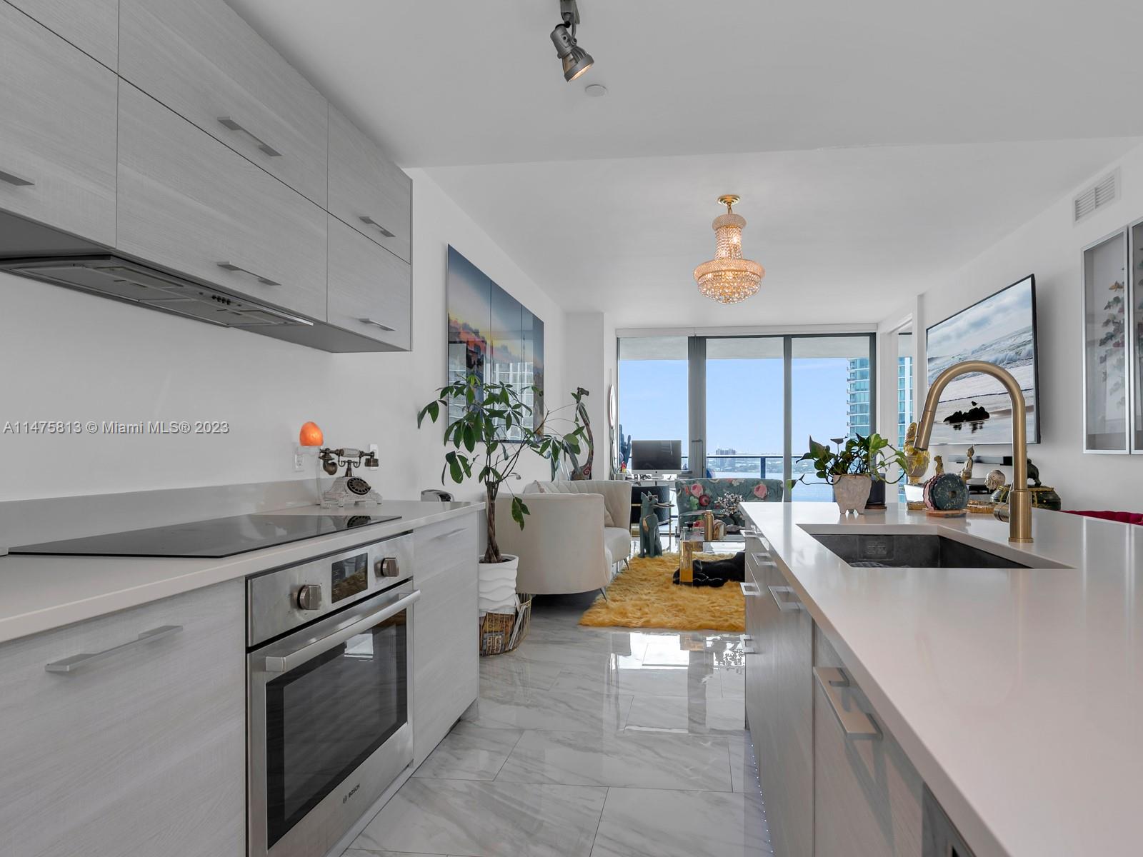 650 NE 32nd St Unit: 2404