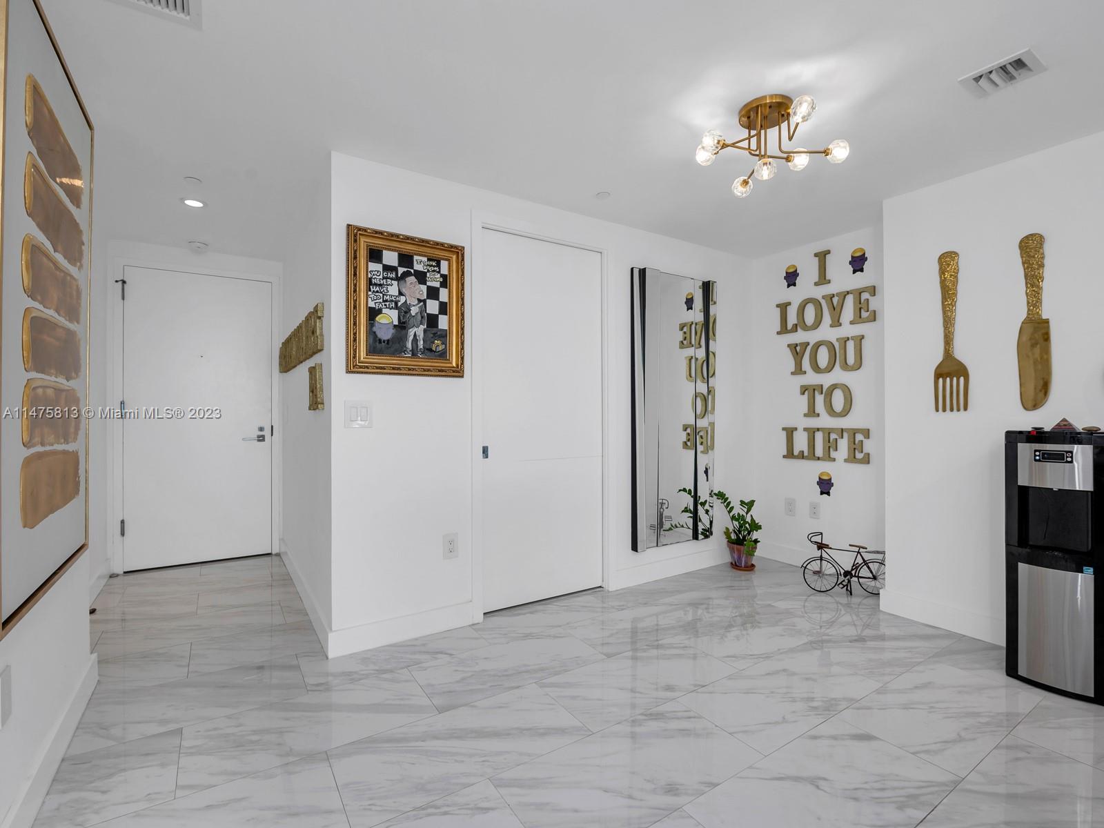650 NE 32nd St Unit: 2404