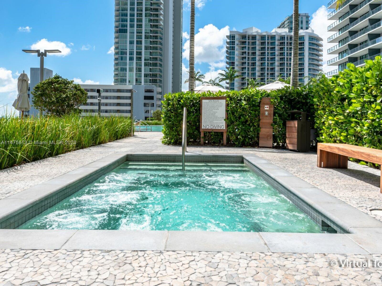 650 NE 32nd St Unit: 2404