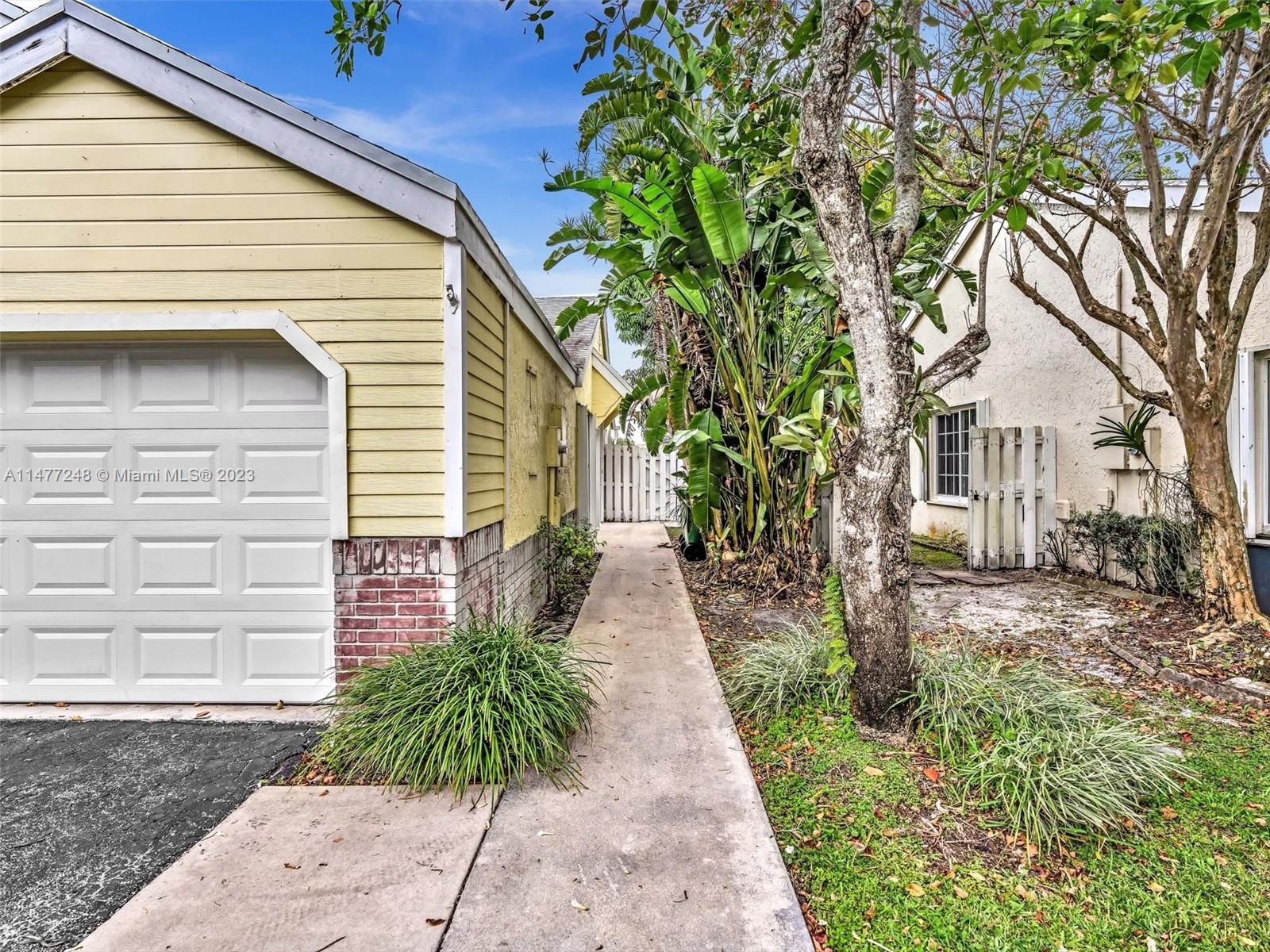 10981 Scarborough Dr Unit: 10981