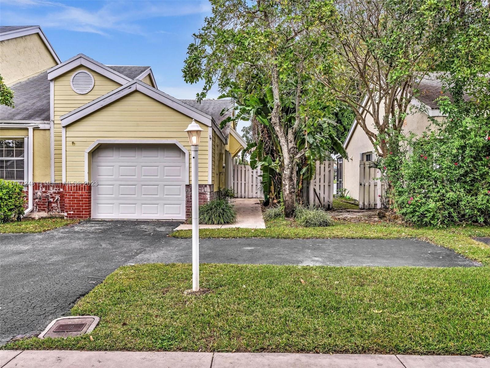 10981 Scarborough Dr Unit: 10981