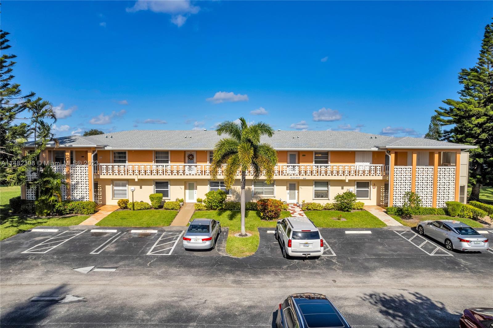 1965 NW 18th St Unit: 203