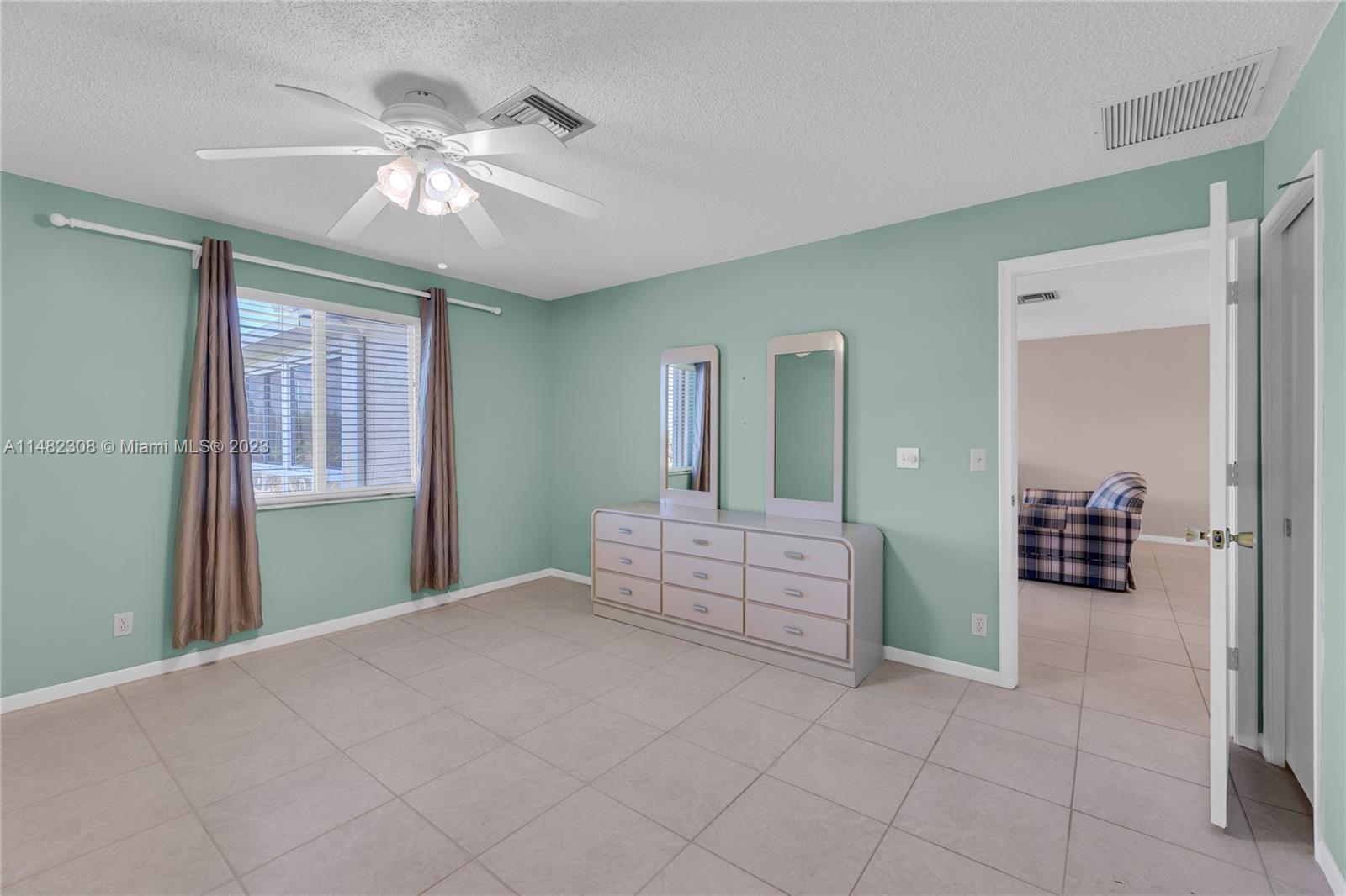 1965 NW 18th St Unit: 203