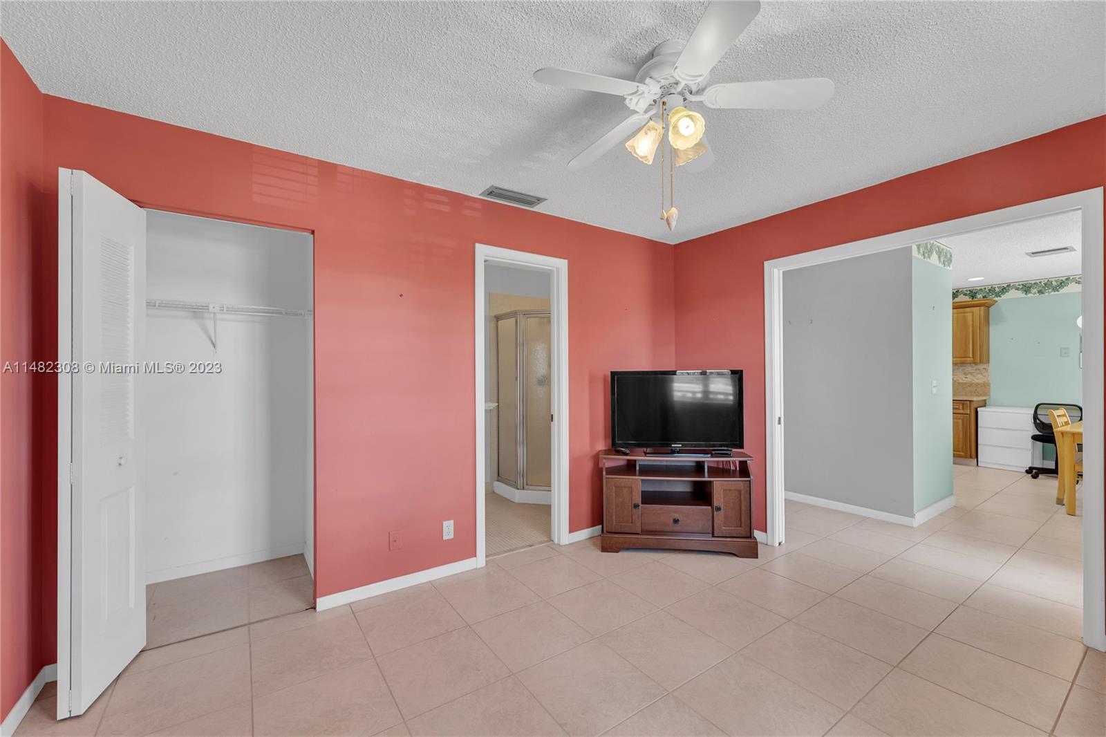 1965 NW 18th St Unit: 203