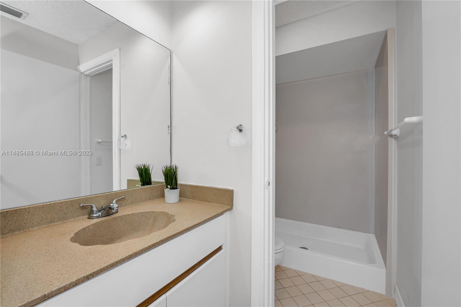1419 Cottonwood Cir Unit: 1419