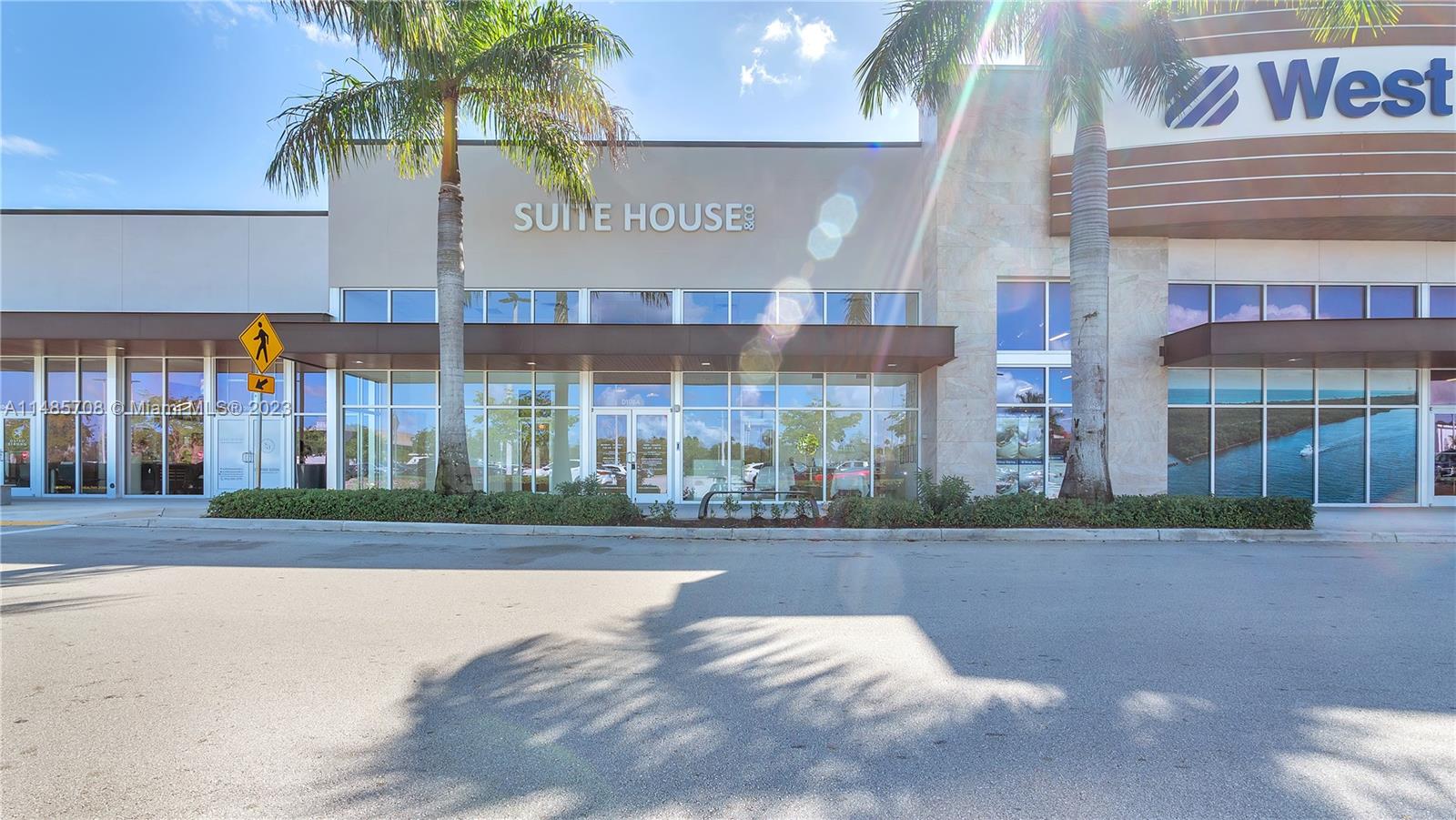 10310 Pines Blvd Unit: 114