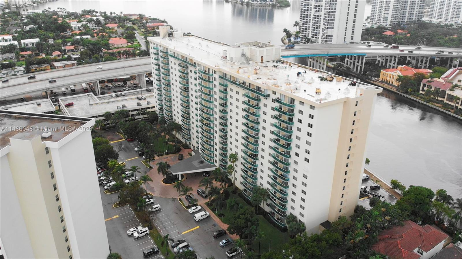 19390 Collins Ave Unit: 621