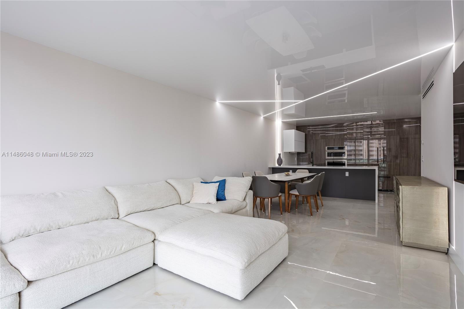 19390 Collins Ave Unit: 621