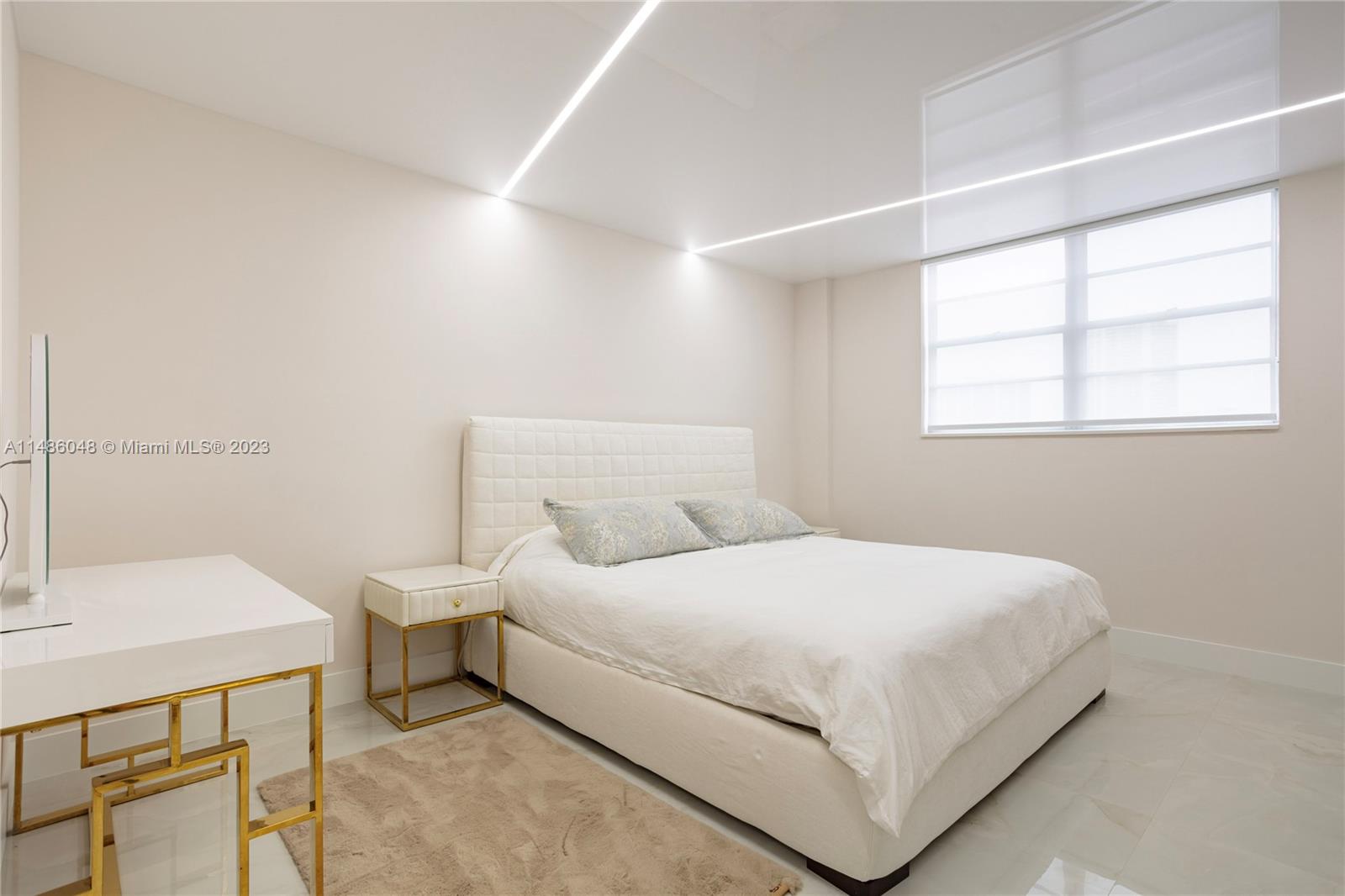 19390 Collins Ave Unit: 621
