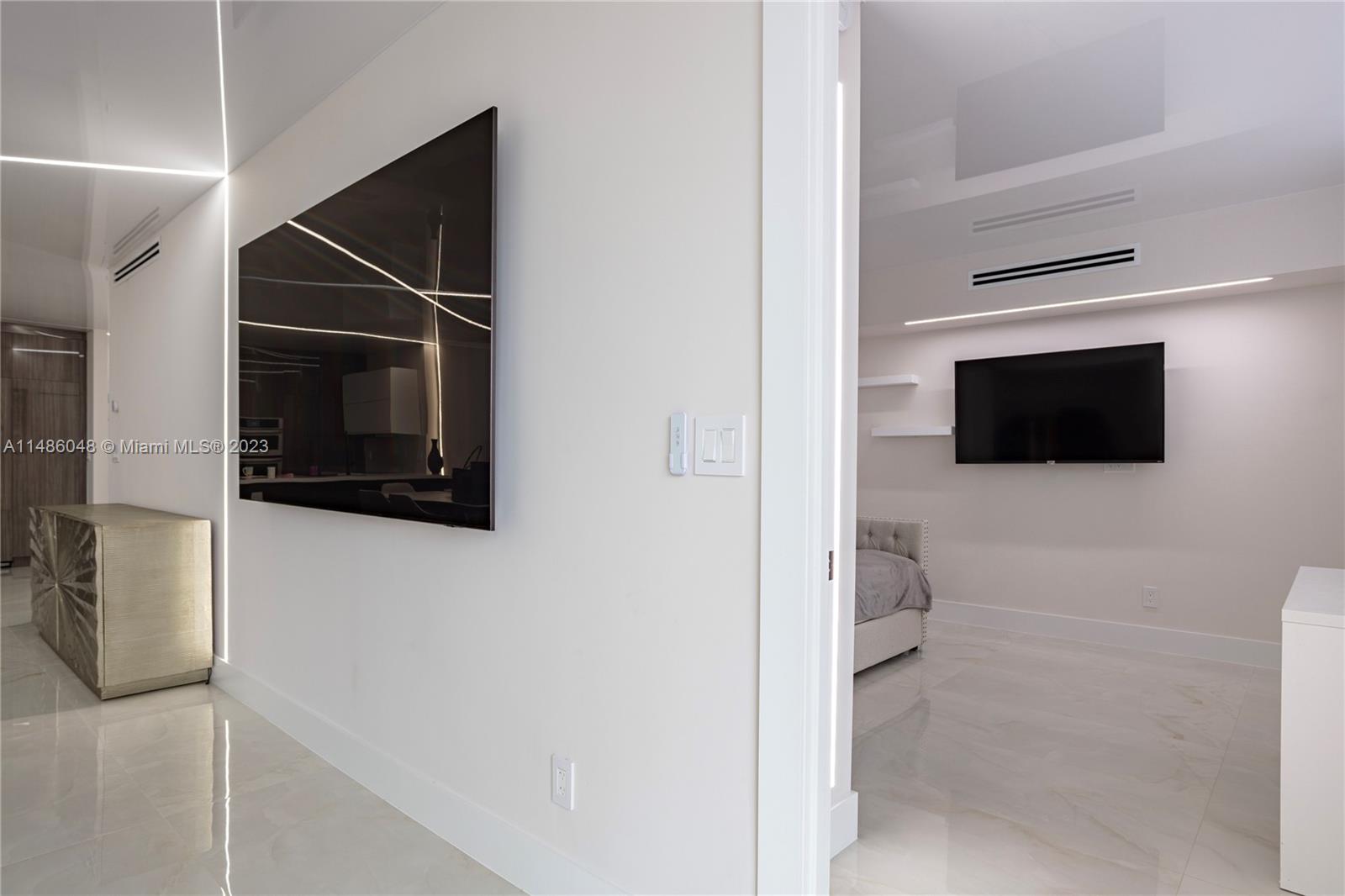 19390 Collins Ave Unit: 621