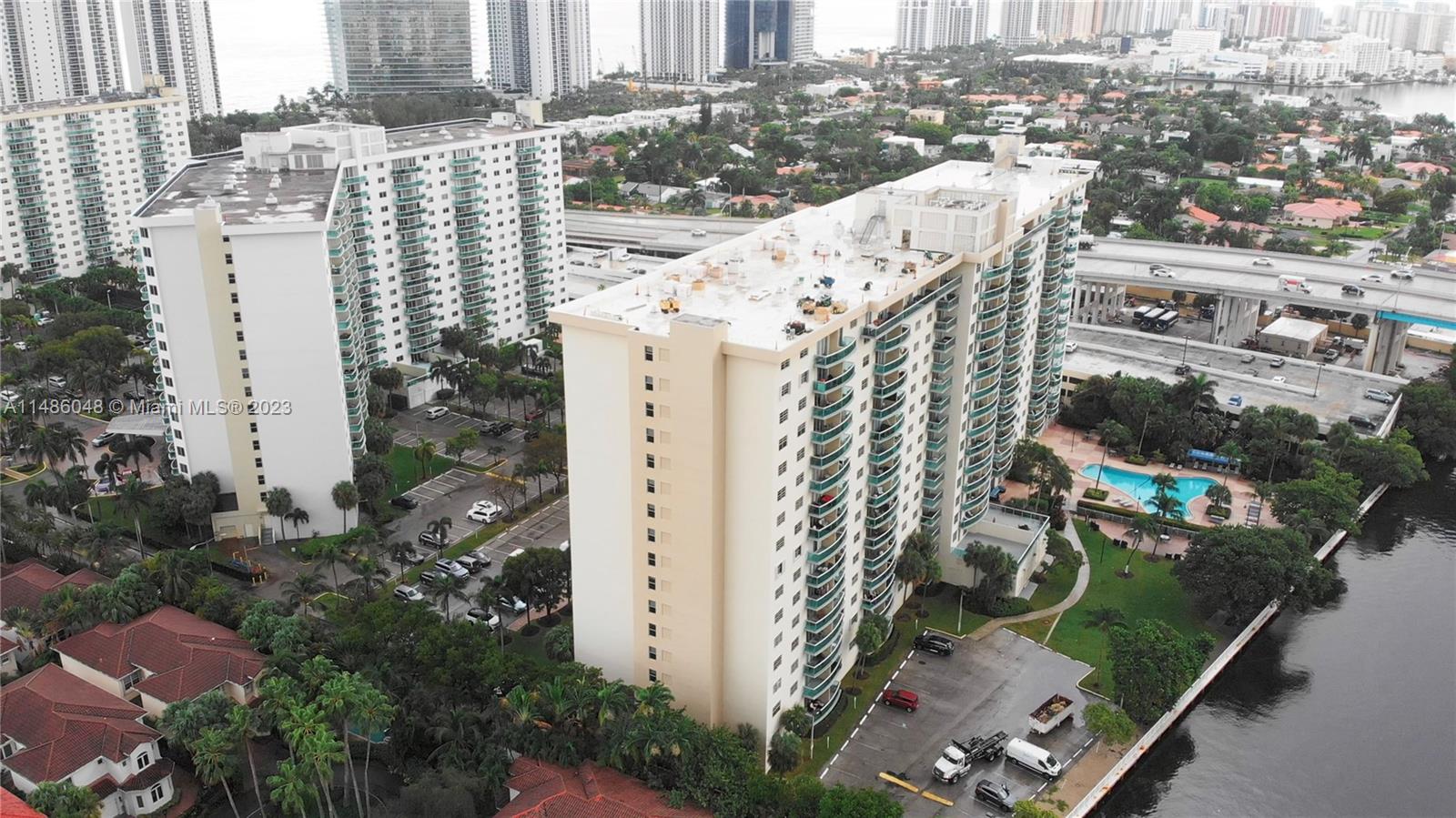 19390 Collins Ave Unit: 621