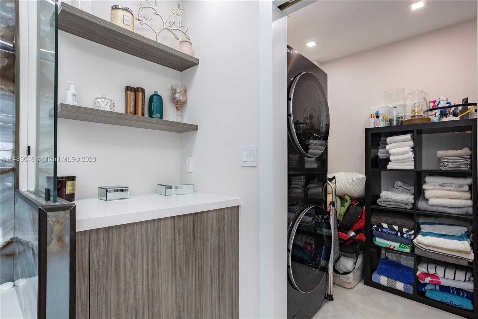 19390 Collins Ave Unit: 621