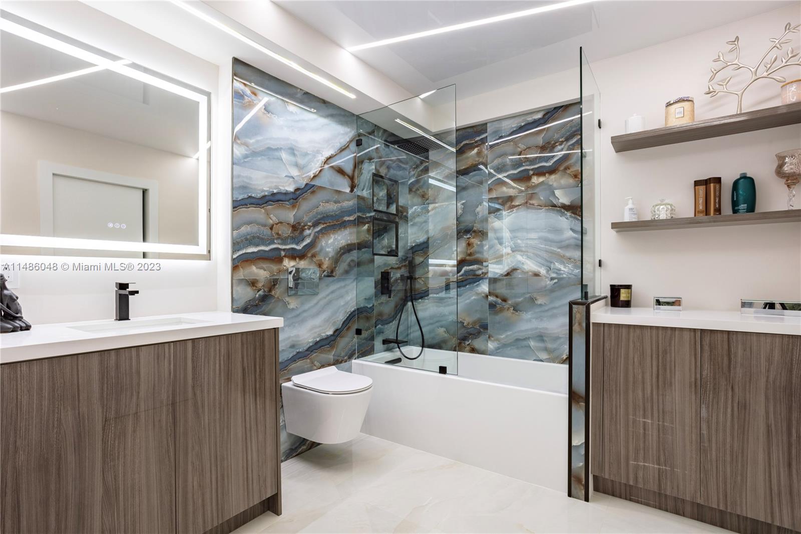 19390 Collins Ave Unit: 621