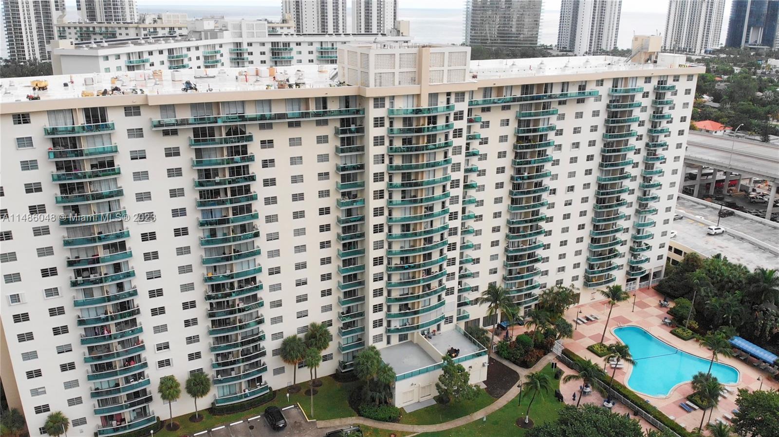 19390 Collins Ave Unit: 621