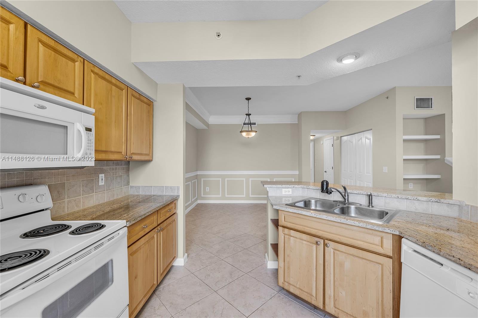 2054 Alta Meadows Ln Unit: 2401