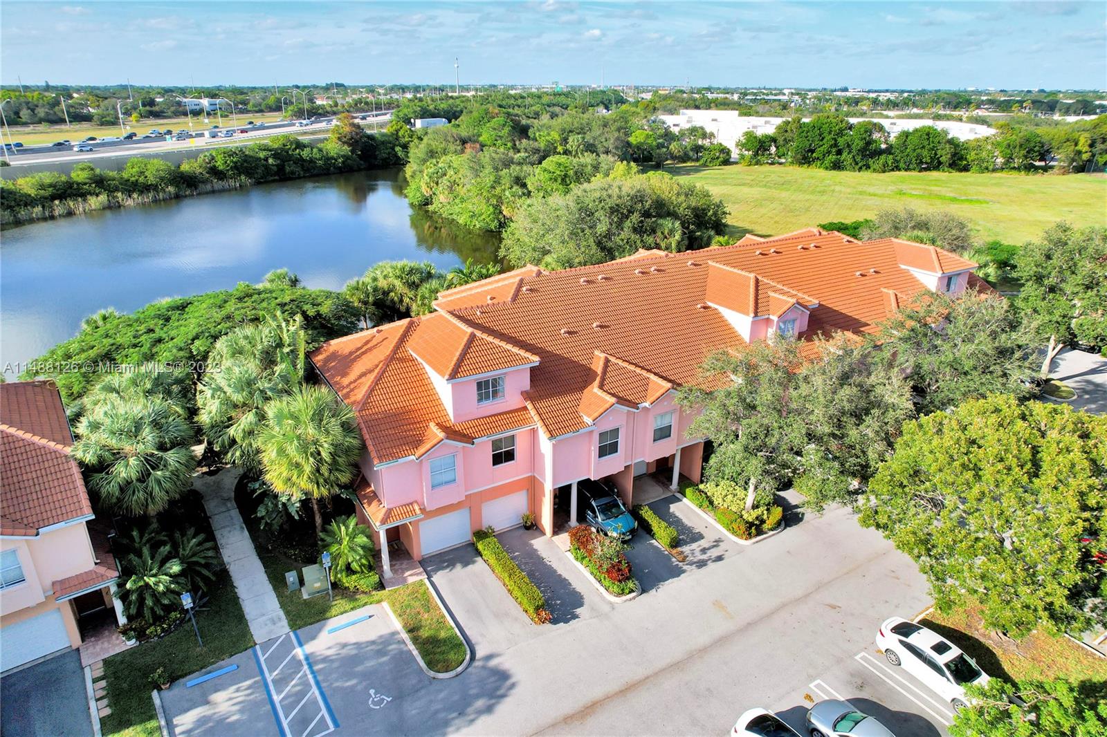 2054 Alta Meadows Ln Unit: 2401