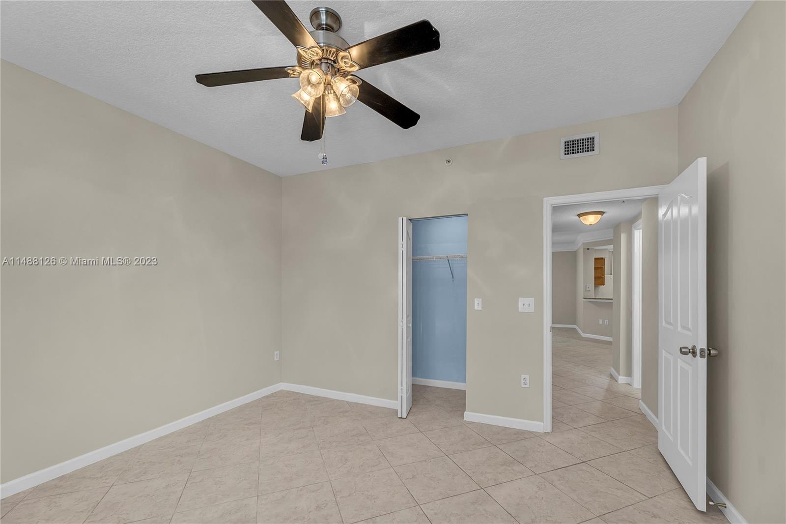 2054 Alta Meadows Ln Unit: 2401