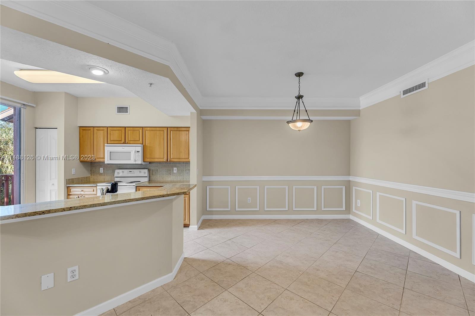 2054 Alta Meadows Ln Unit: 2401
