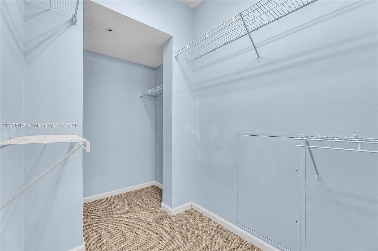 2054 Alta Meadows Ln Unit: 2401