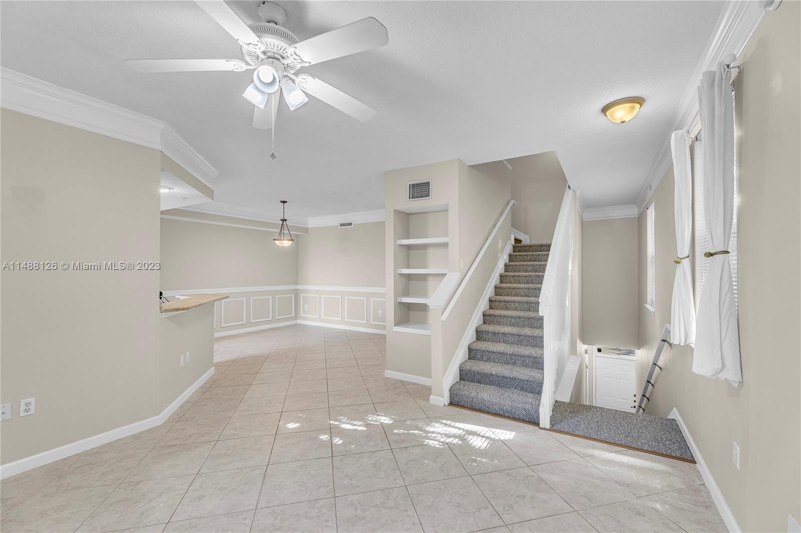 2054 Alta Meadows Ln Unit: 2401