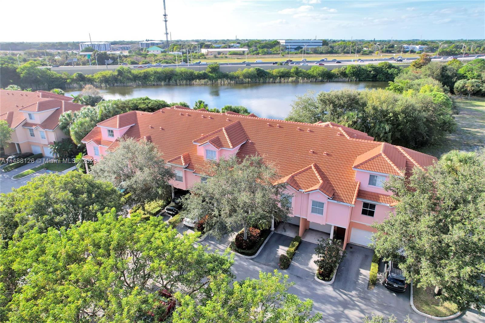 2054 Alta Meadows Ln Unit: 2401