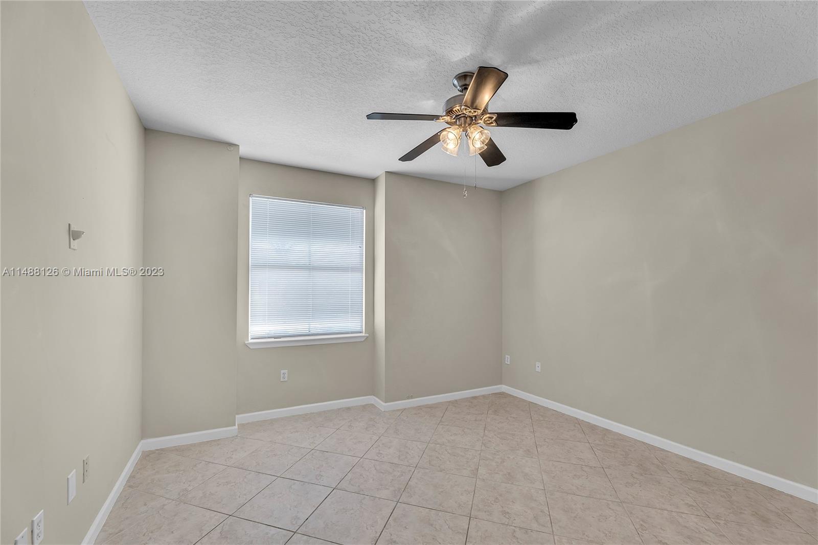 2054 Alta Meadows Ln Unit: 2401