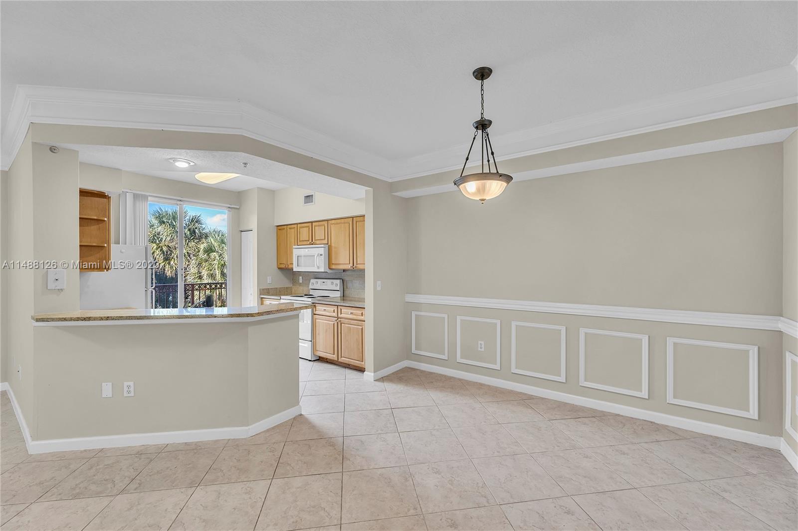 2054 Alta Meadows Ln Unit: 2401