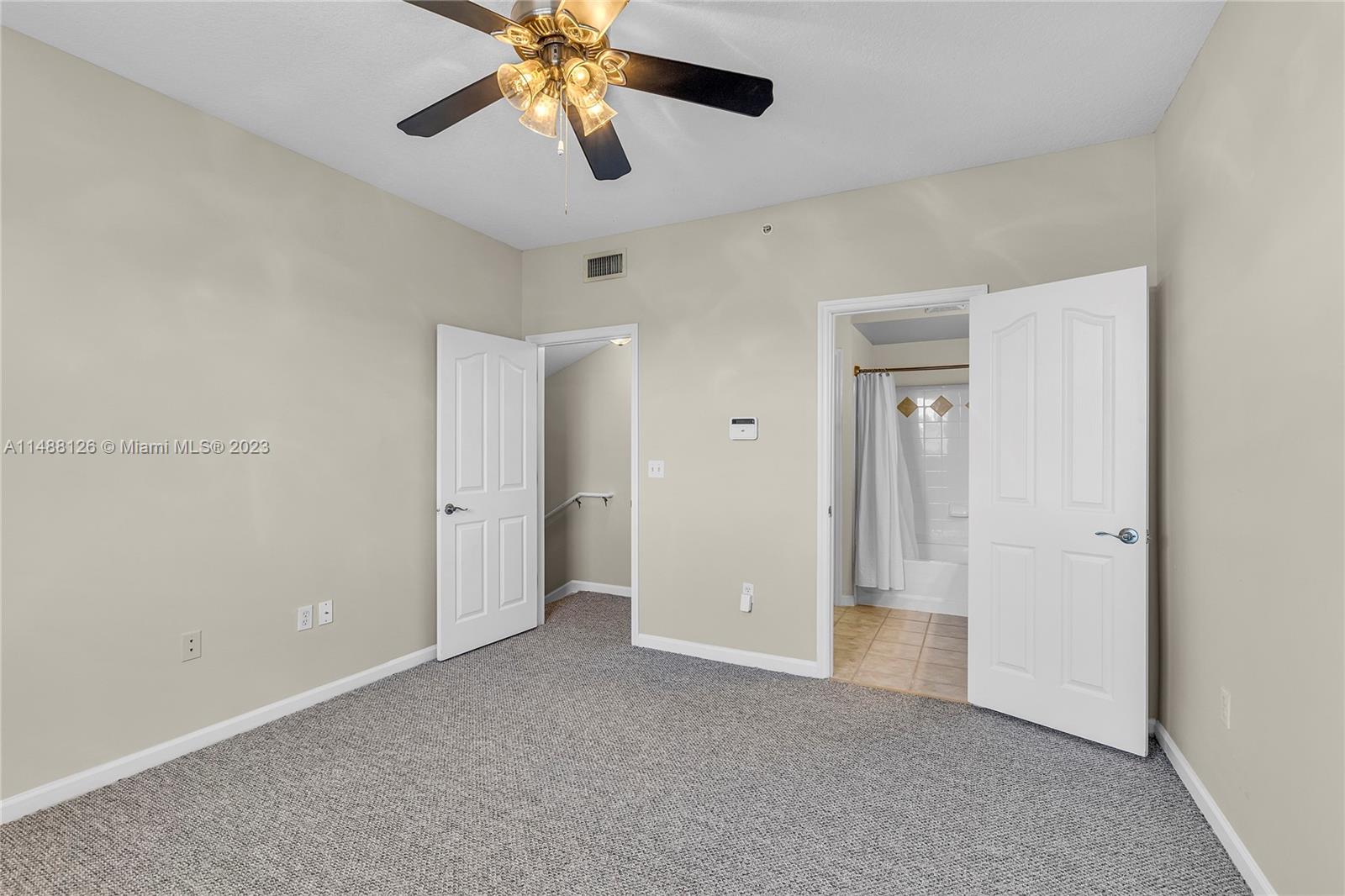 2054 Alta Meadows Ln Unit: 2401