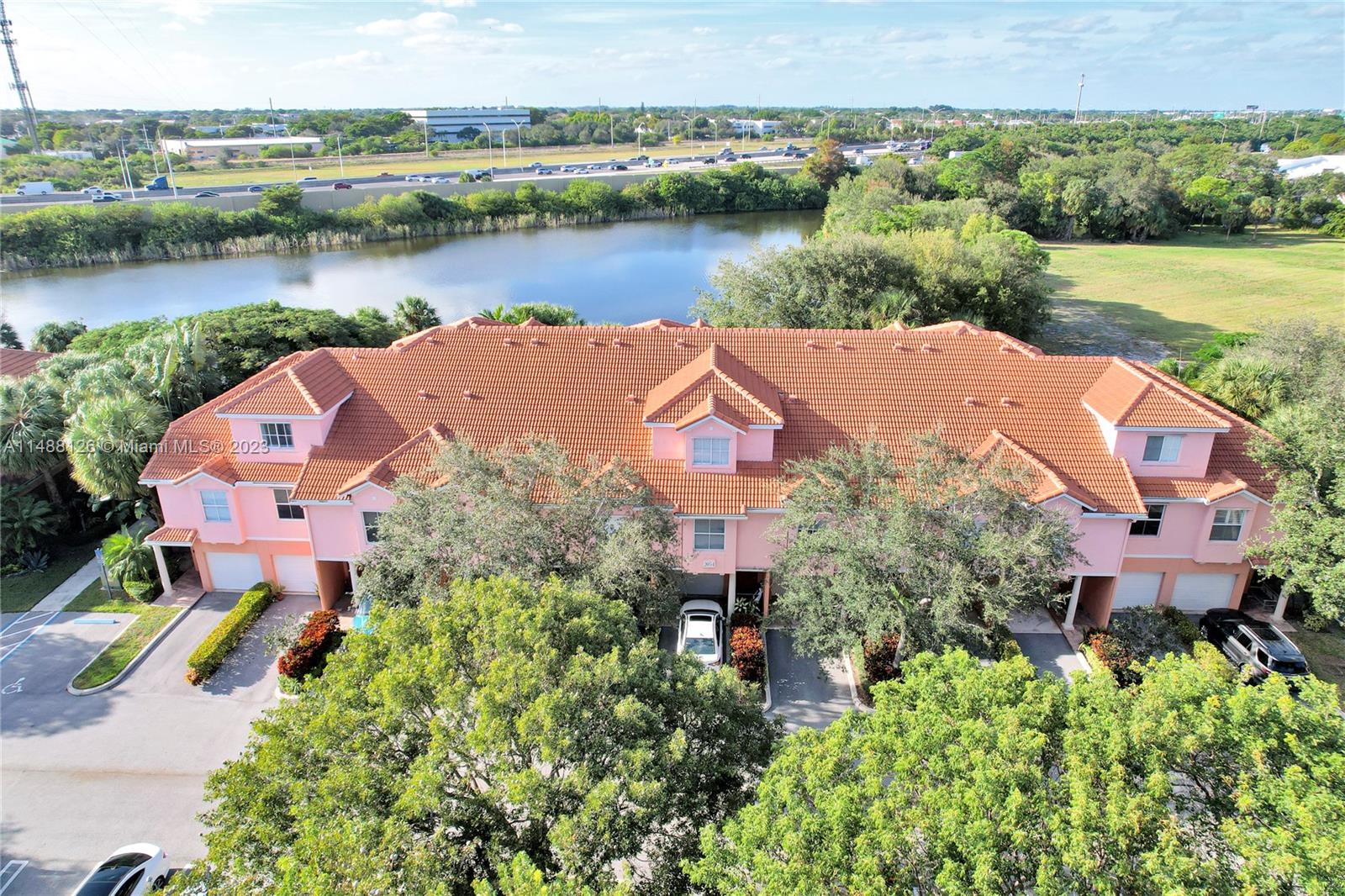 2054 Alta Meadows Ln Unit: 2401