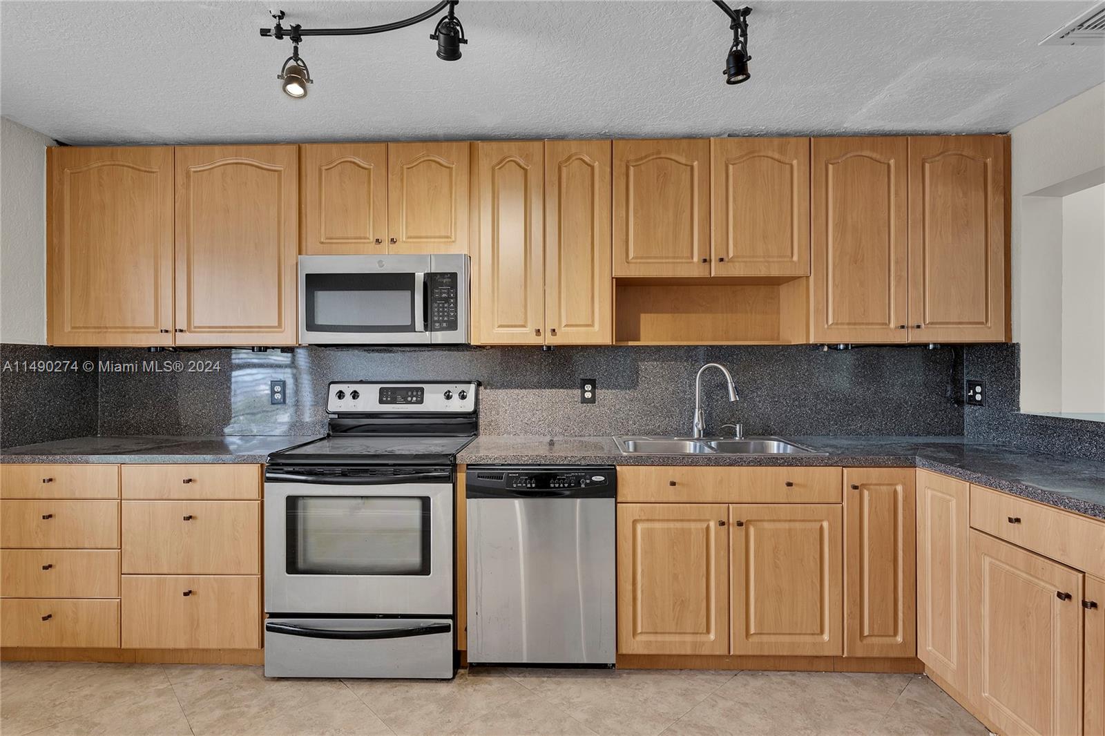 1072 NW 98th Ter Unit: 114