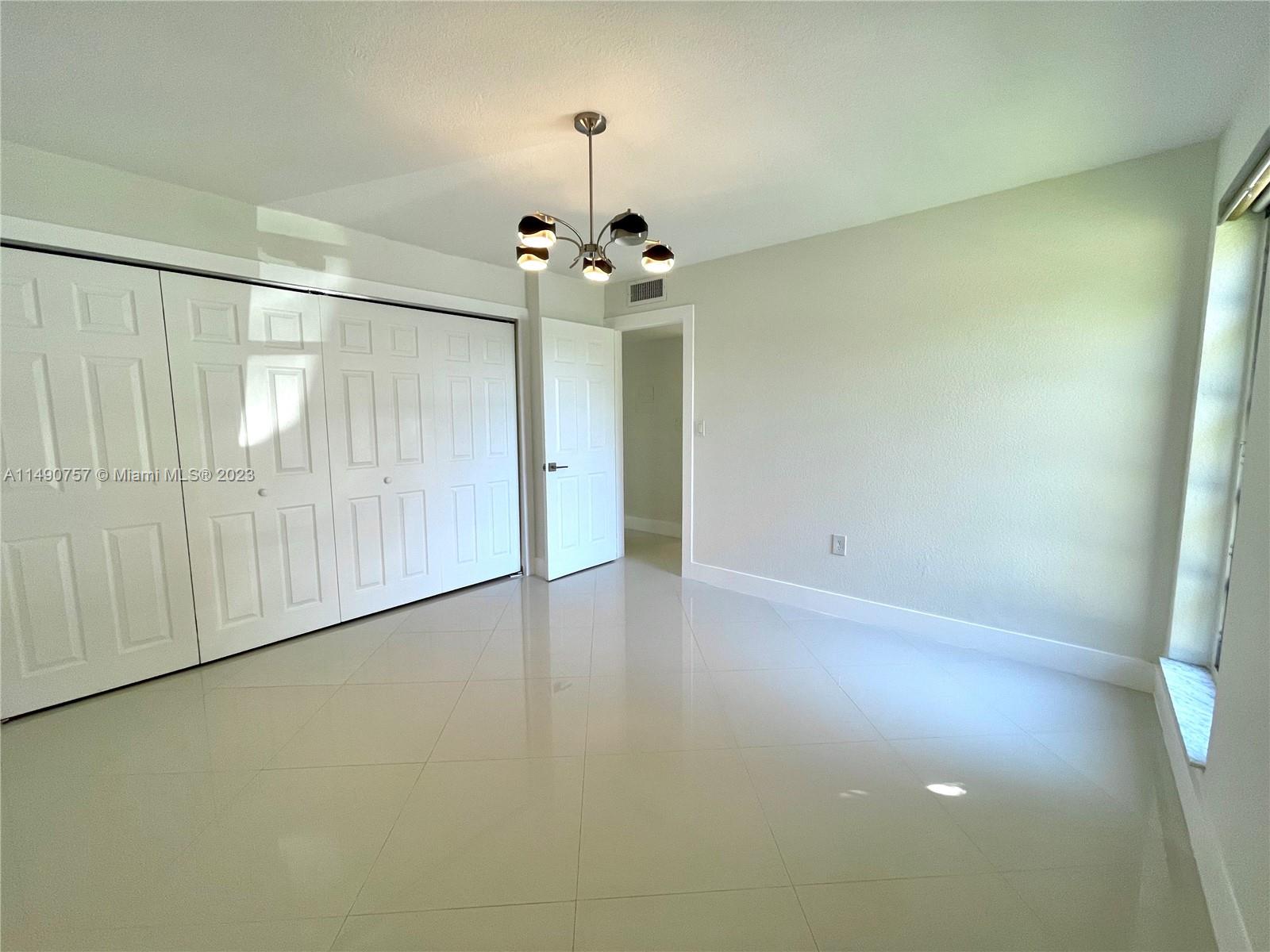 9483 SW 76th St Unit: N2