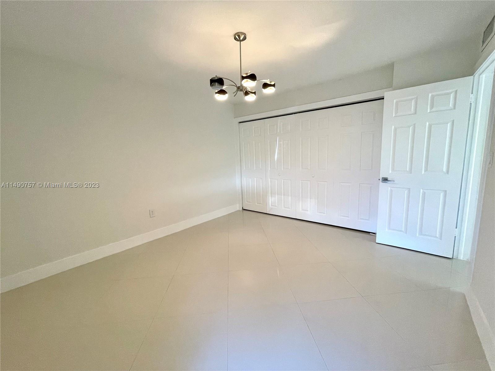 9483 SW 76th St Unit: N2
