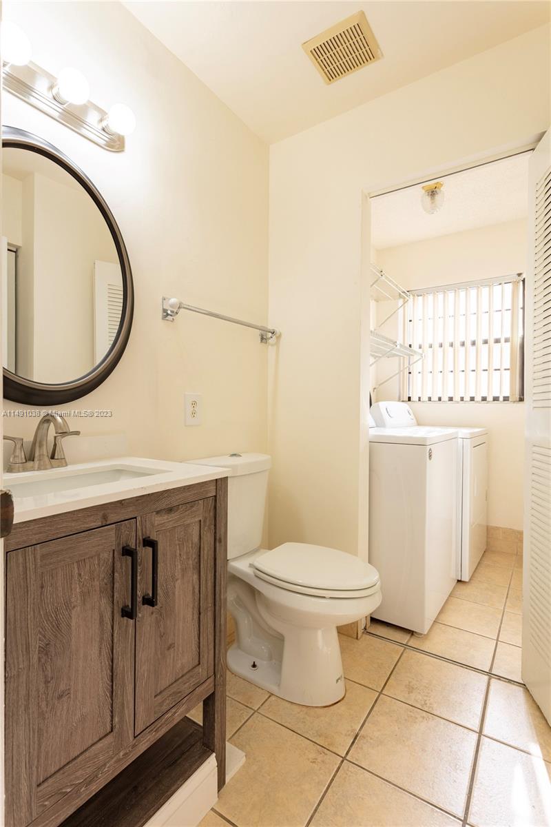 11603 NW 35th Ct Unit: 3-E