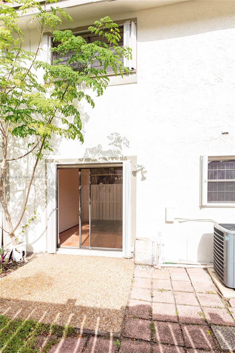 11603 NW 35th Ct Unit: 3-E
