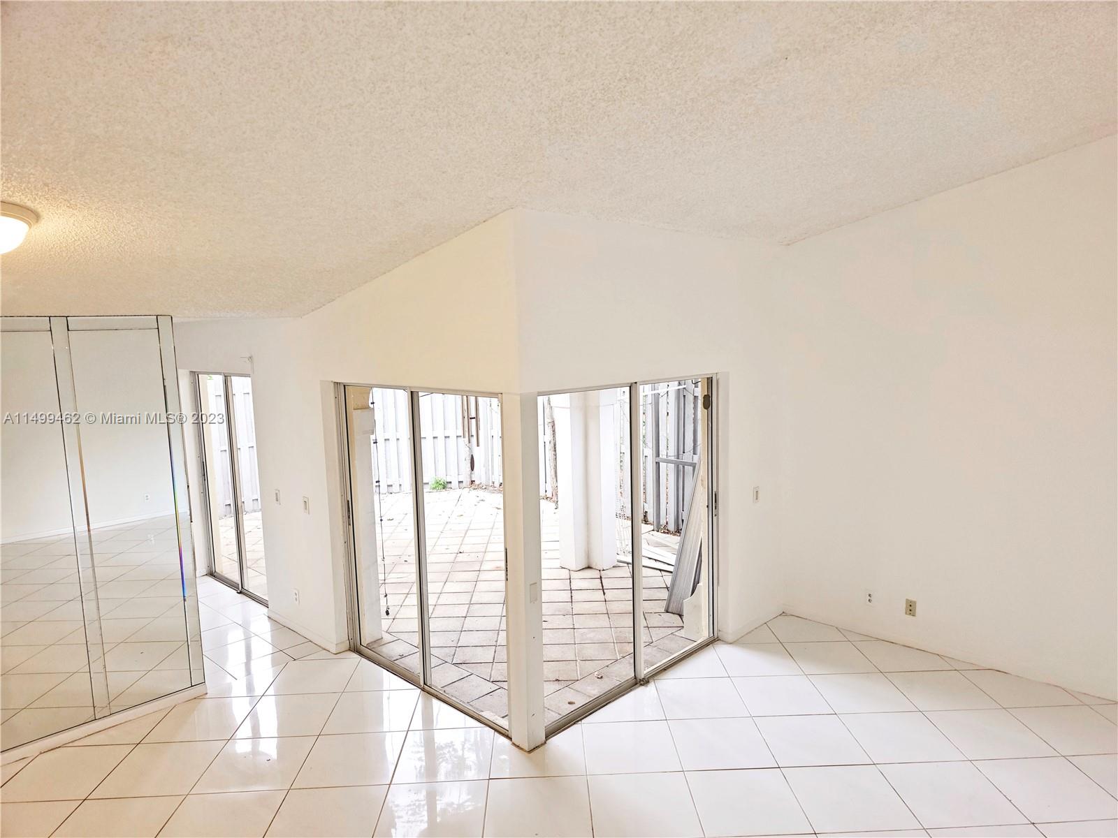 1351 Springside Dr Unit: 1351