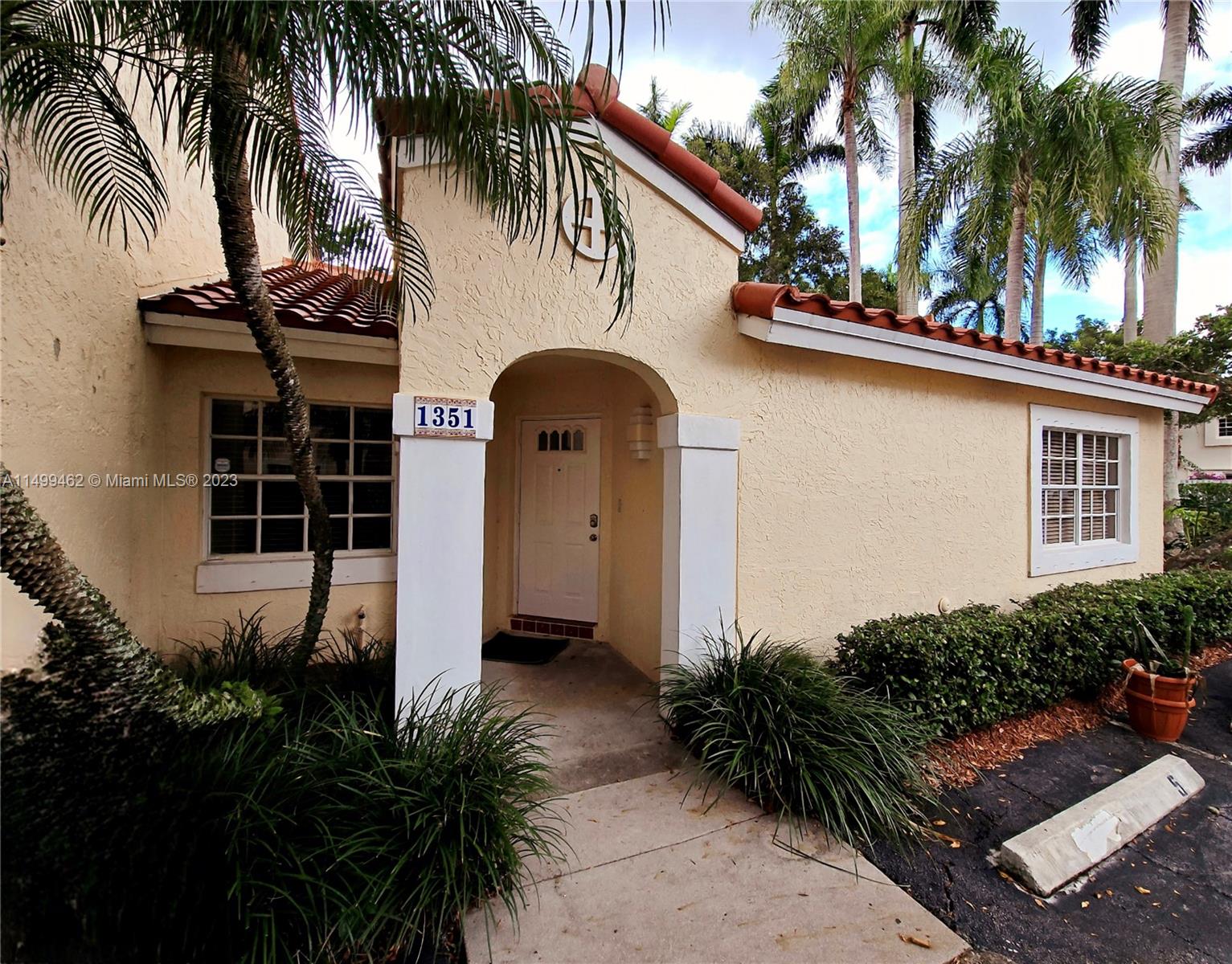 1351 Springside Dr Unit: 1351