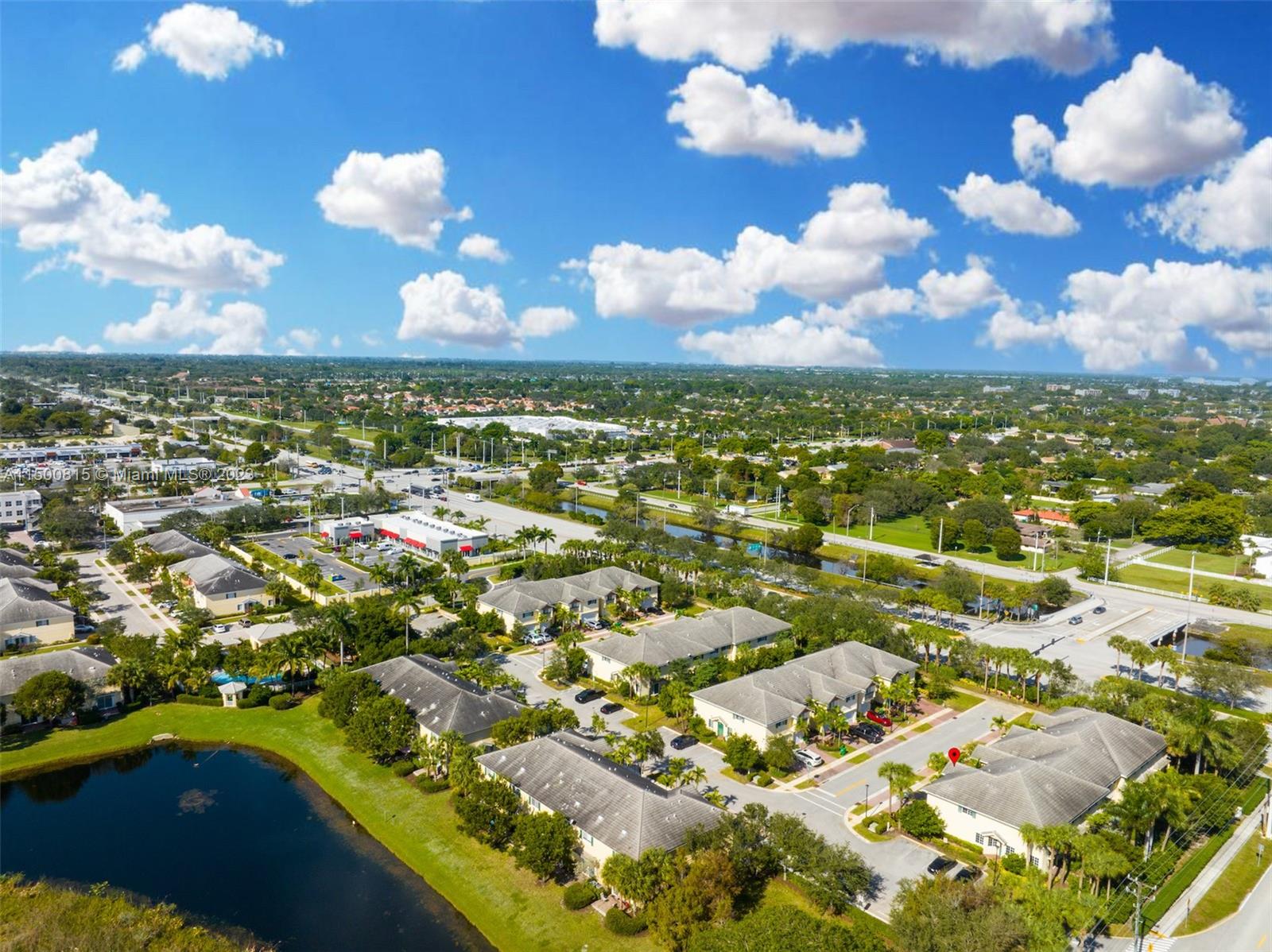 4652 Horseshoe Cir Unit: :