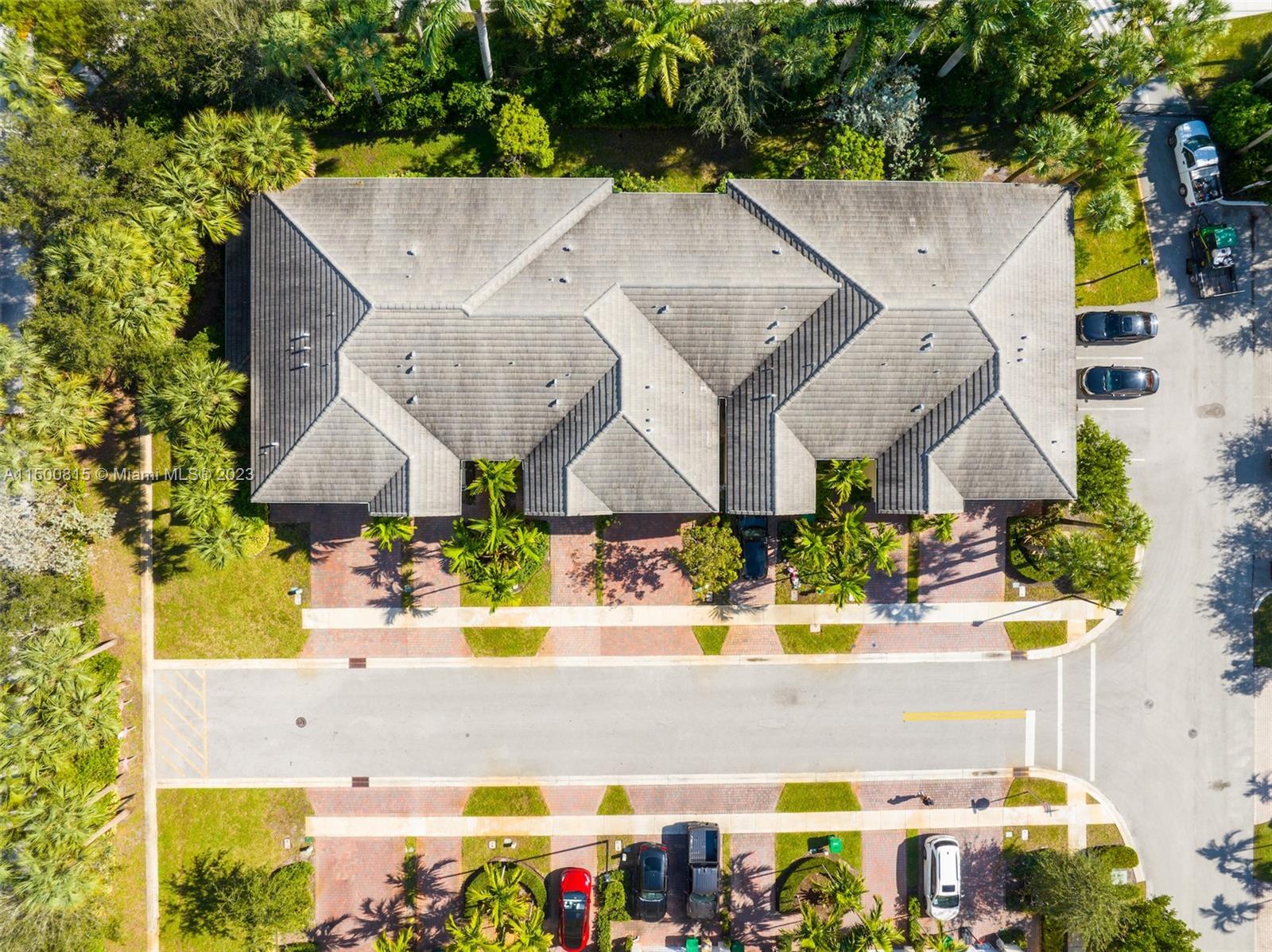 4652 Horseshoe Cir Unit: :