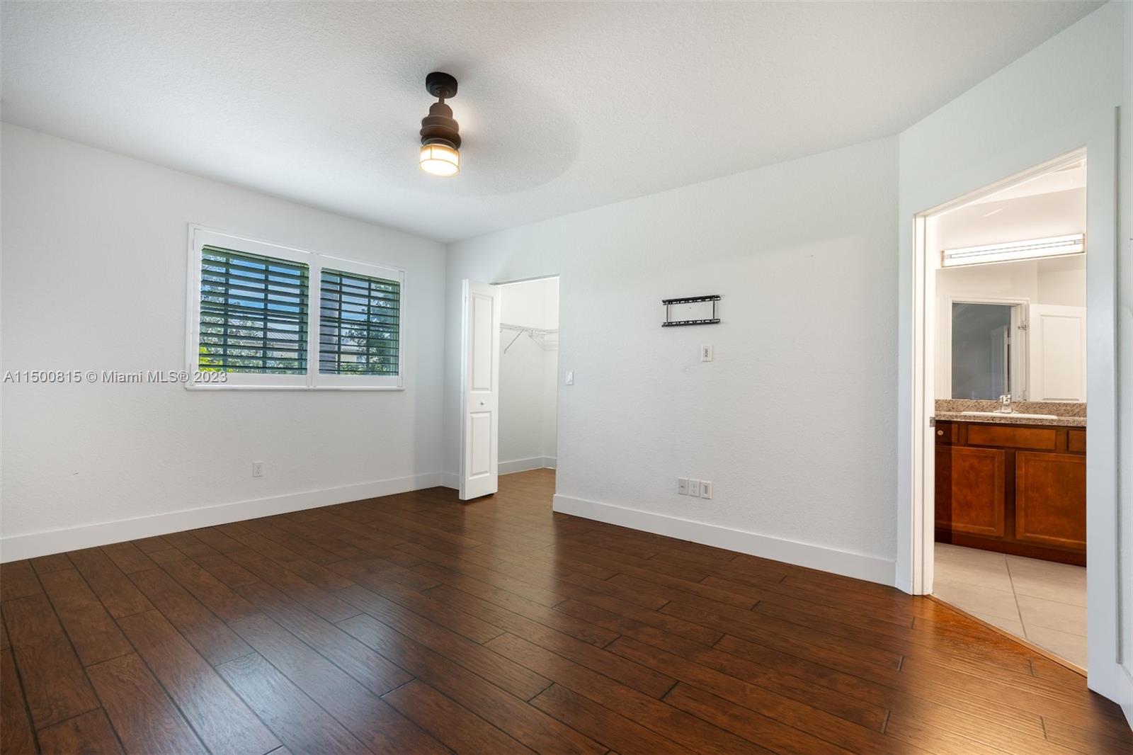 4652 Horseshoe Cir Unit: :
