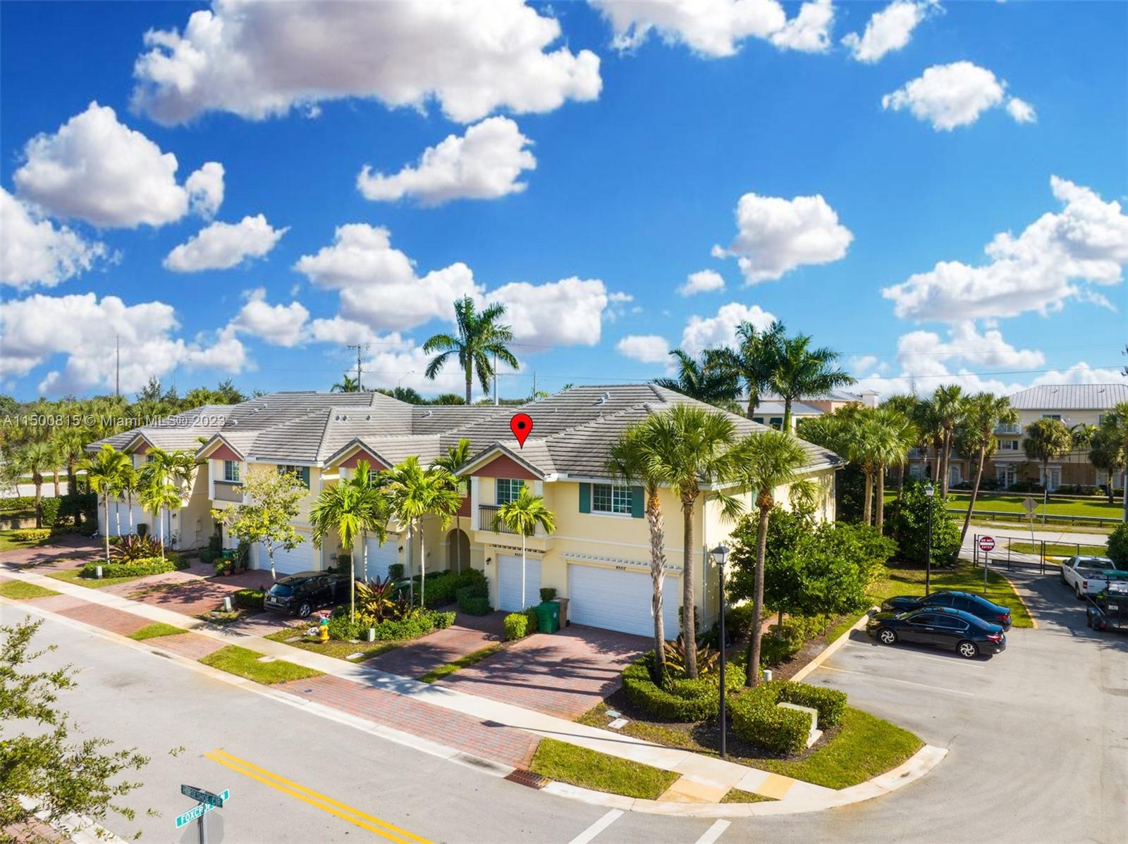 4652 Horseshoe Cir Unit: :