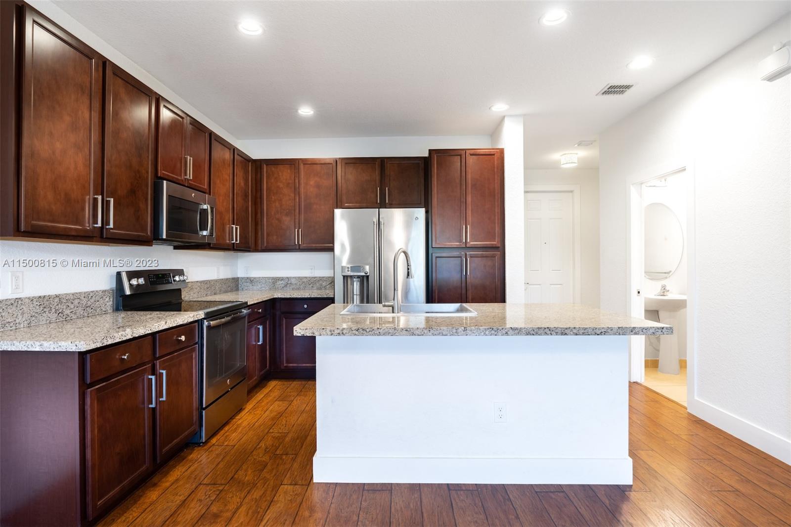 4652 Horseshoe Cir Unit: :