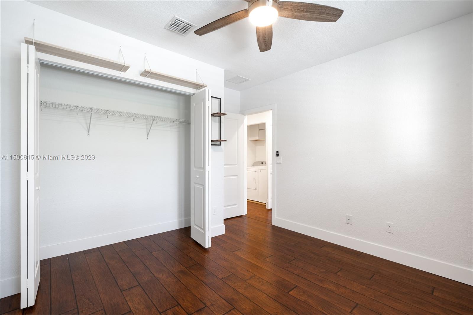 4652 Horseshoe Cir Unit: :