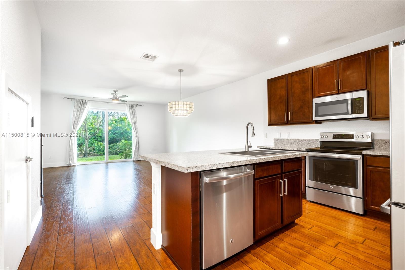 4652 Horseshoe Cir Unit: :