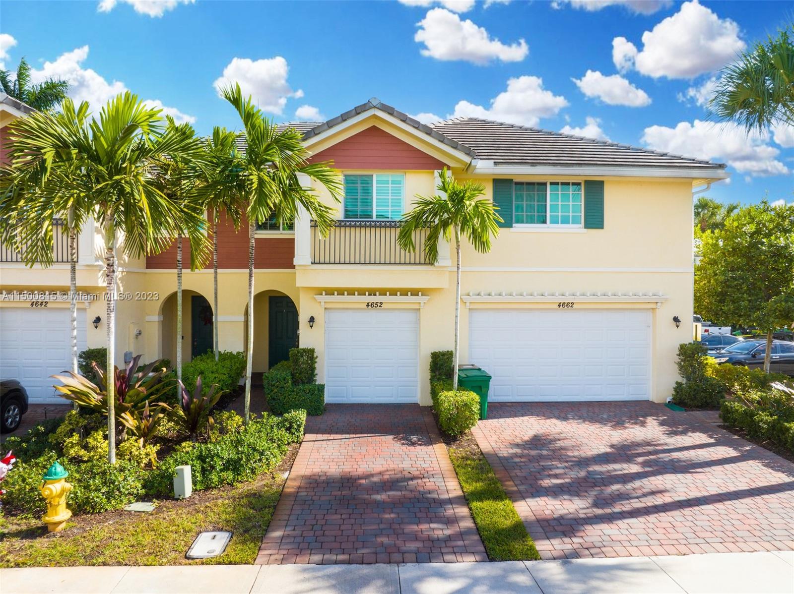 4652 Horseshoe Cir Unit: :