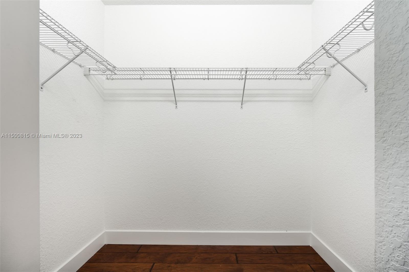 4652 Horseshoe Cir Unit: :